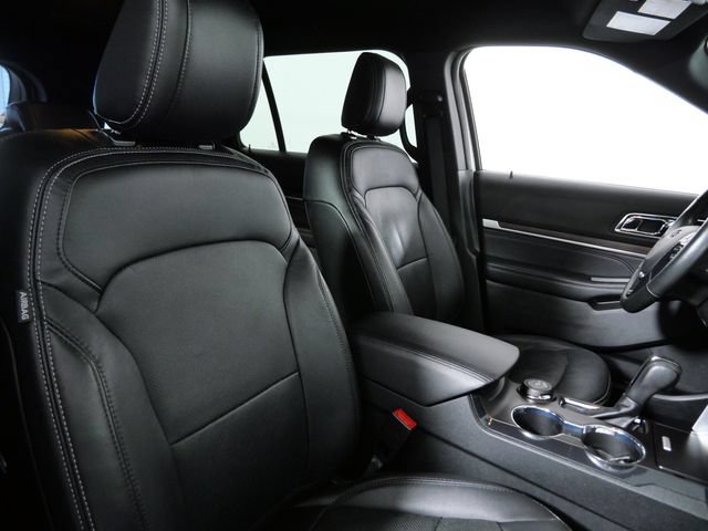 Certified 2018 Ford Explorer Limited w/ Equipment Group 301A AWD/4WD image 8