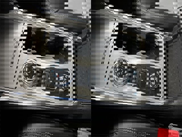 Certified 2022 Ford Explorer XLT w/ Equipment Group 202A image 12