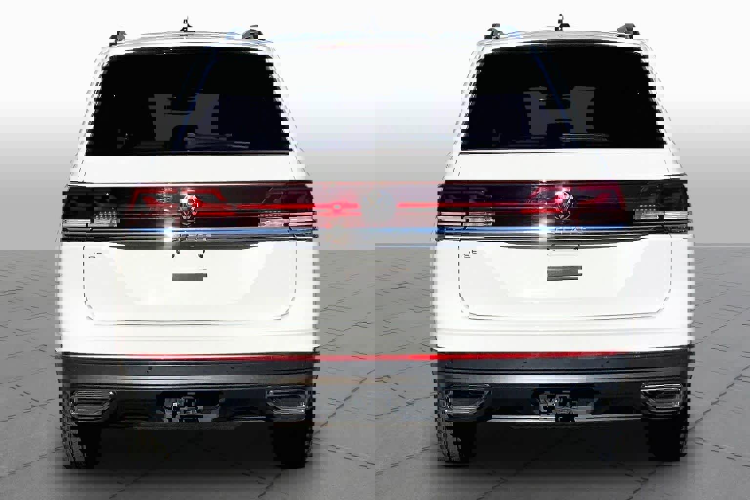 Used 2024 Volkswagen Atlas SE FWD image 3