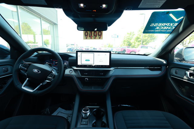 Certified 2025 Ford Explorer ST-Line w/ Premium Package AWD/4WD image 12