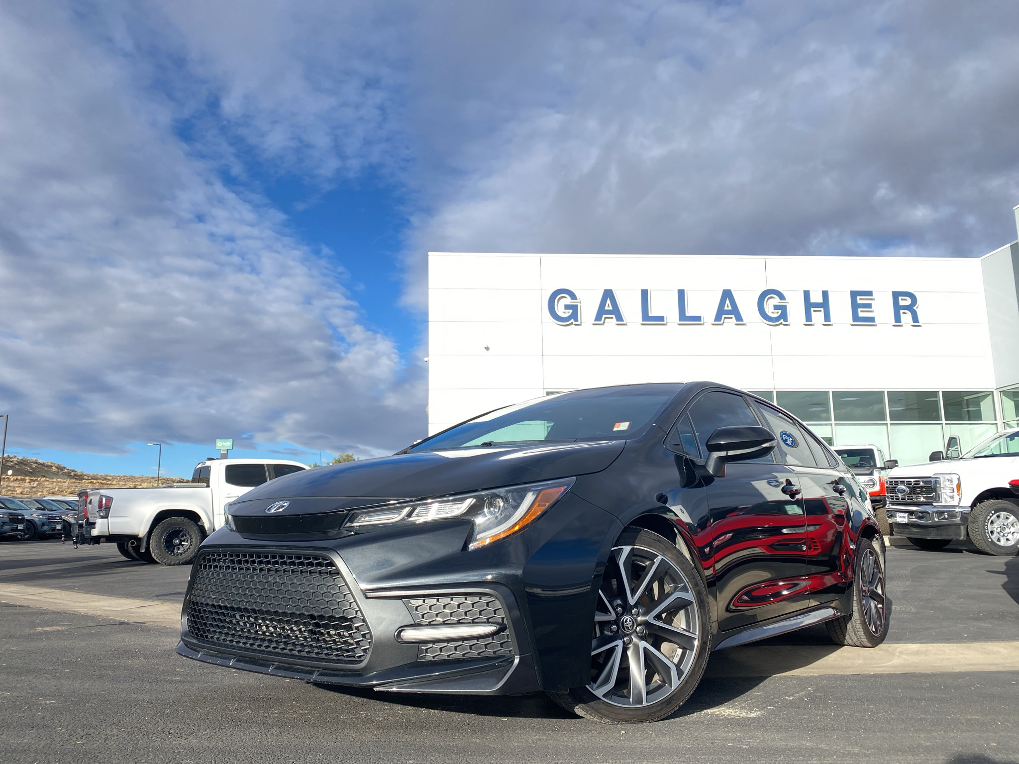 Used 2020 Toyota Corolla XSE FWD image 1