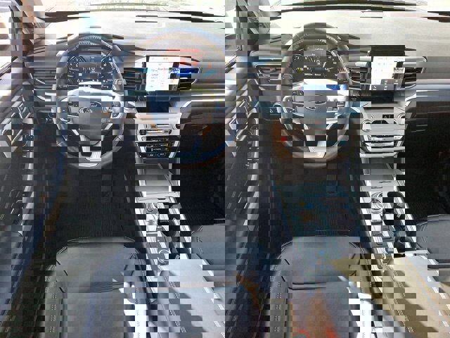 Certified 2022 Ford Explorer XLT w/ Equipment Group 202A image 26