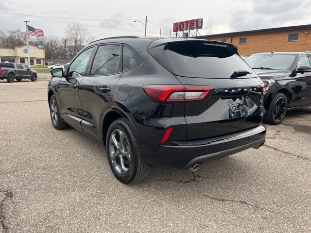 Certified 2023 Ford Escape ST-Line Select image 4