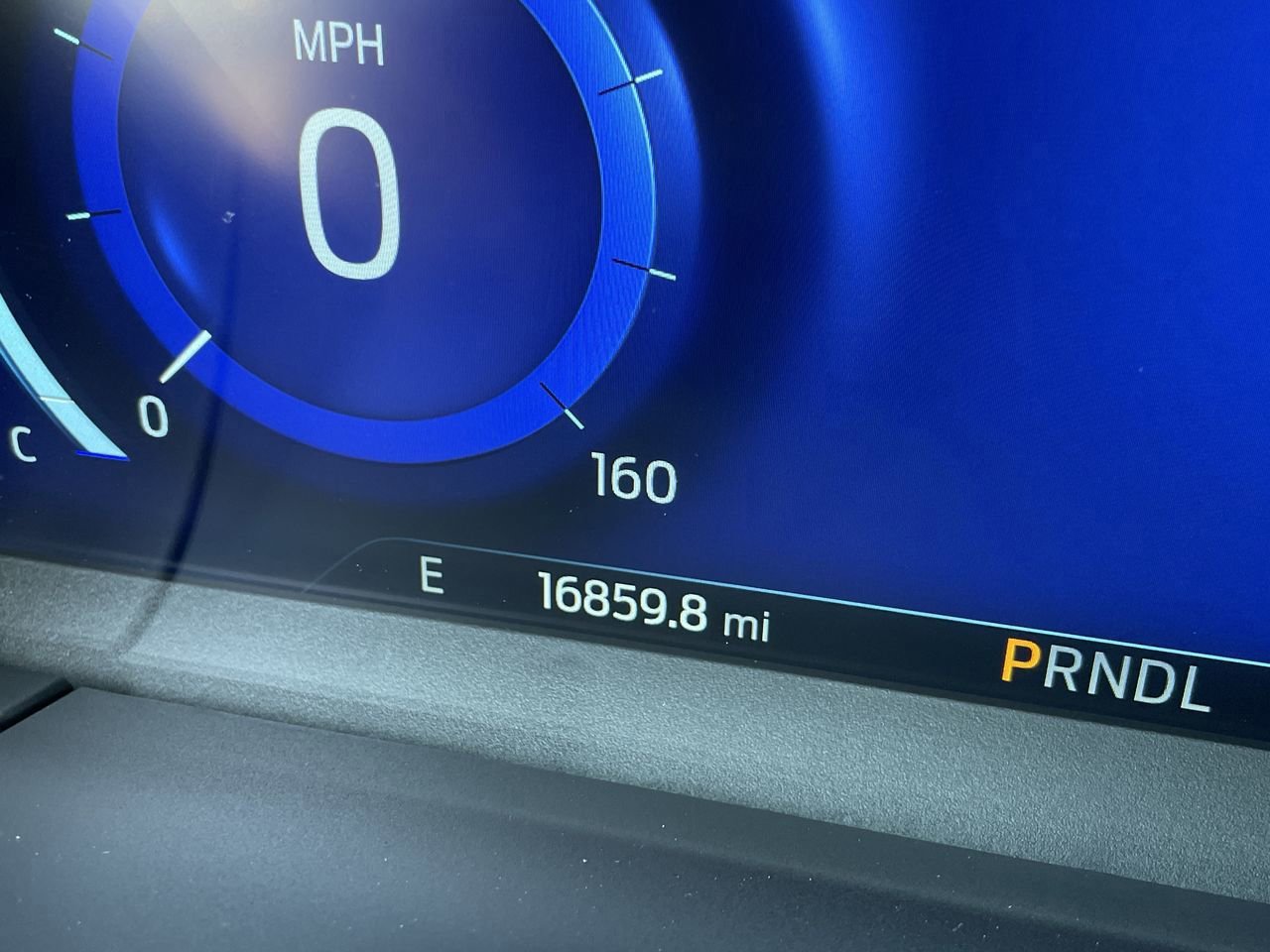 Certified 2022 Ford Escape Titanium image 32