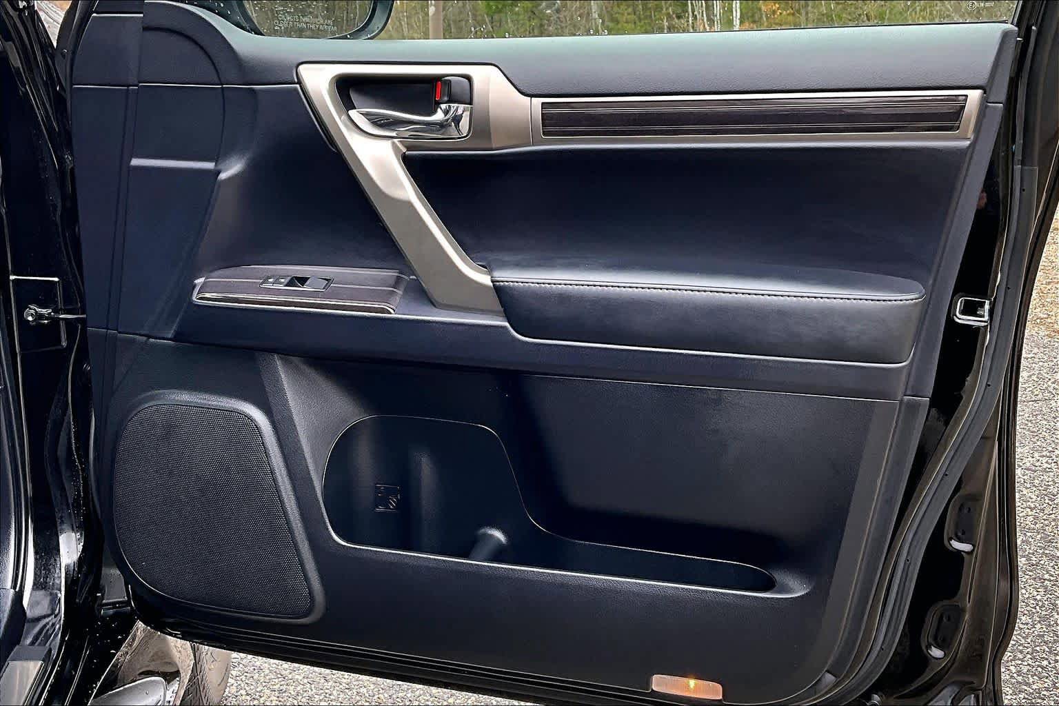 Used 2020 Lexus GX 460 Premium w/ Premium Package AWD/4WD image 23