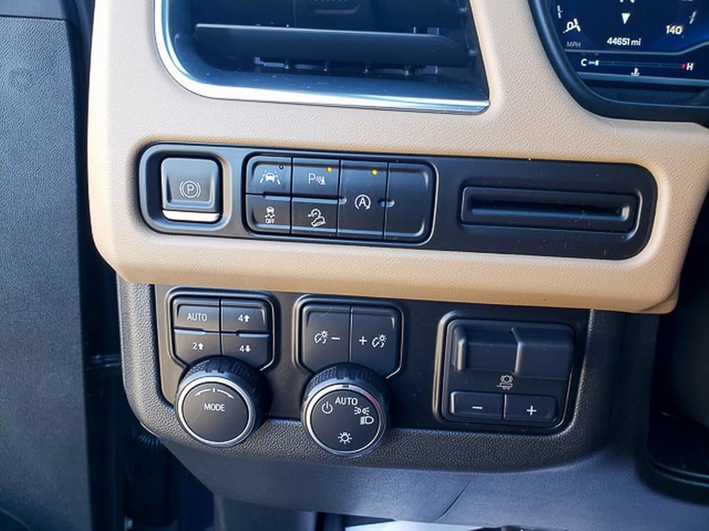 Used 2023 Chevrolet Suburban Premier w/ Max Trailering Package image 13