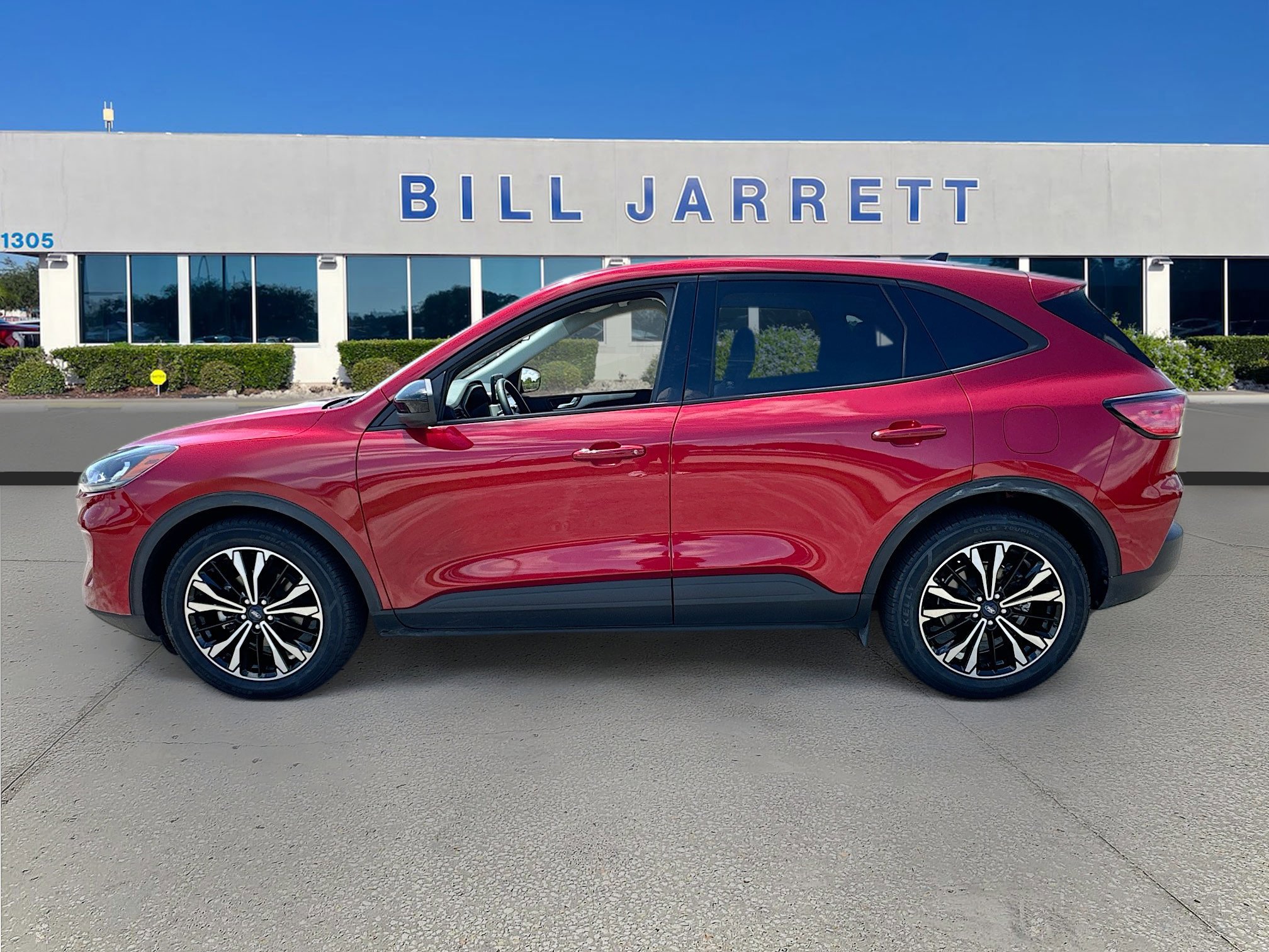 Certified 2021 Ford Escape SE w/ SE Sport Appearance Package image 2