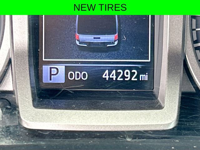 Used 2023 Toyota Tacoma SR5 AWD/4WD image 14