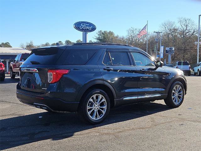 Certified 2022 Ford Explorer XLT w/ Equipment Group 202A image 3