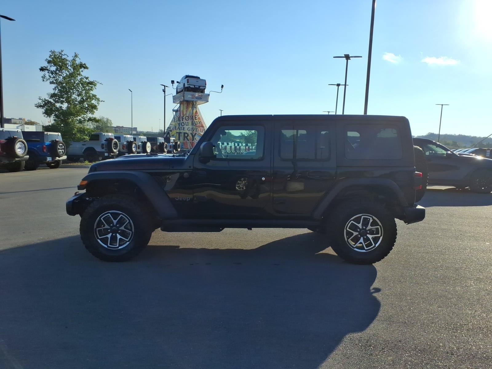 Used 2026 Jeep Wrangler Unlimited Rubicon AWD/4WD image 6