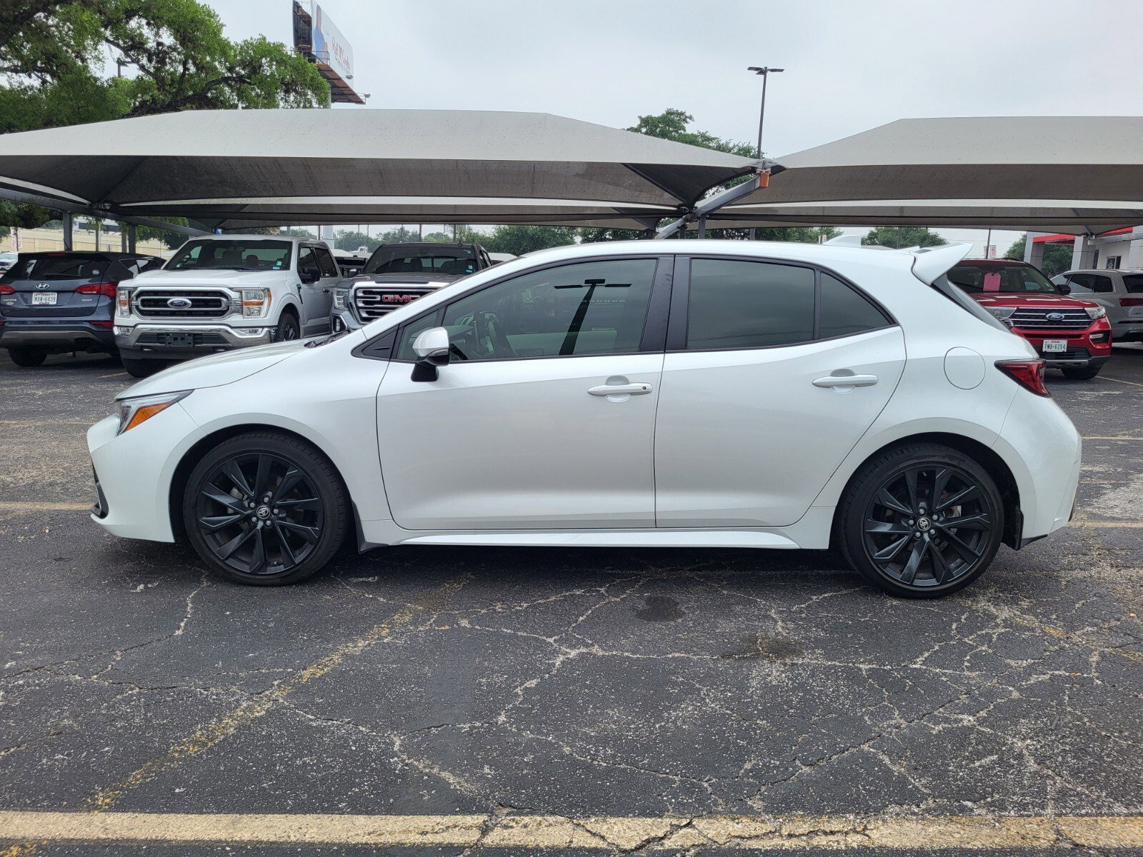 Used 2025 Toyota Corolla XSE FWD image 7