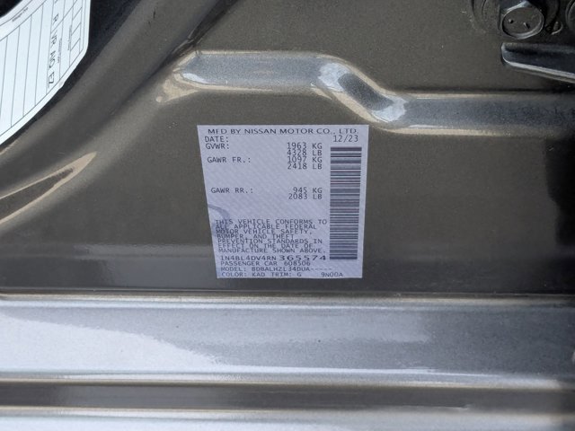 Used 2024 Nissan Altima 2.5 SV FWD image 33