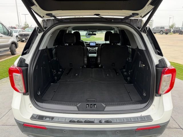 Certified 2023 Ford Explorer XLT w/ Equipment Group 202A RWD image 7