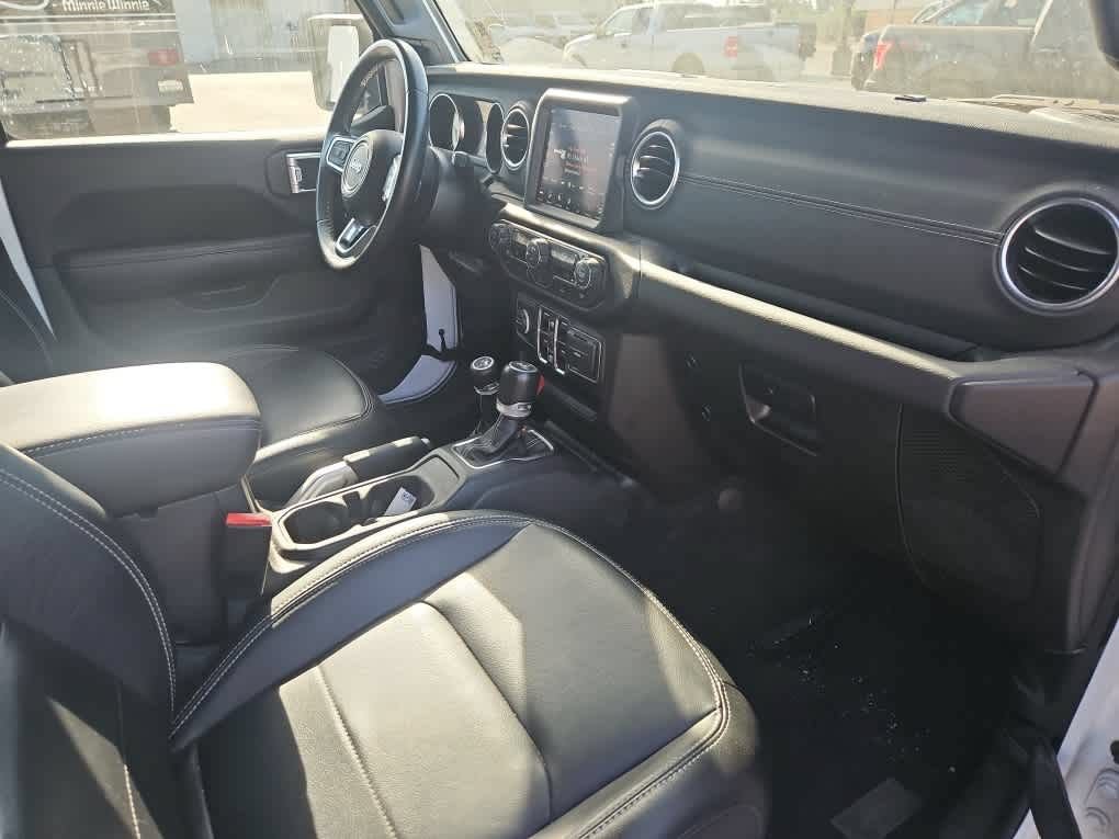 Used 2022 Jeep Wrangler Unlimited Sahara AWD/4WD image 13