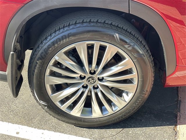 Used 2023 Toyota Highlander Platinum image 39