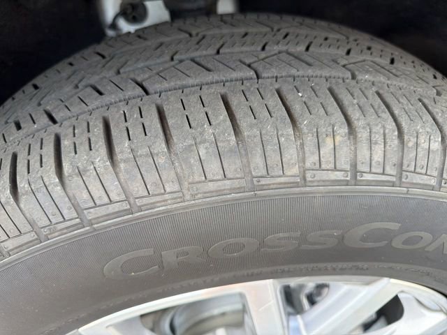 Used 2021 GMC Acadia SLT image 33