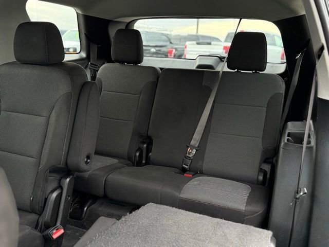 Used 2020 Chevrolet Traverse LT image 36