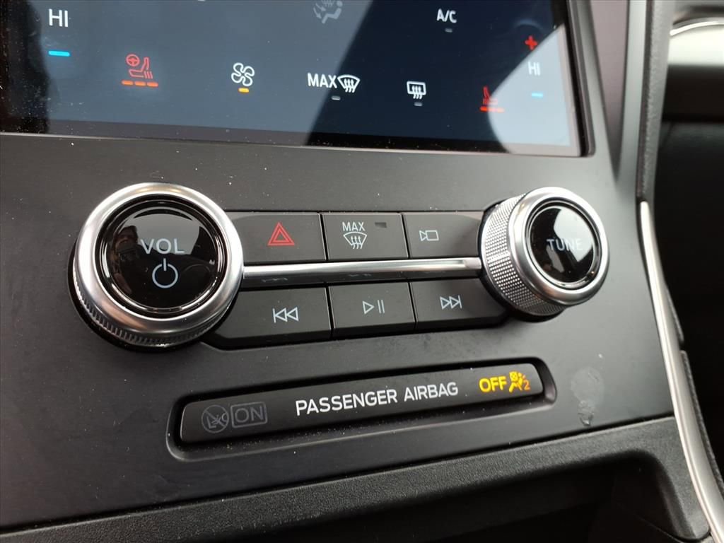 Certified 2024 Ford Edge ST-Line w/ Class II Trailer Tow Package image 13