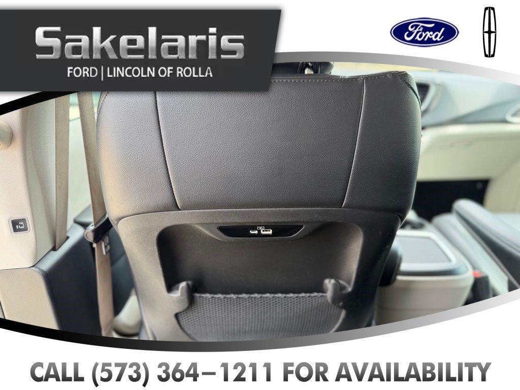 Used 2022 Chrysler Pacifica Touring-L FWD image 37