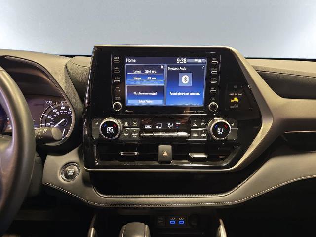 Used 2022 Toyota Highlander XLE AWD/4WD image 14