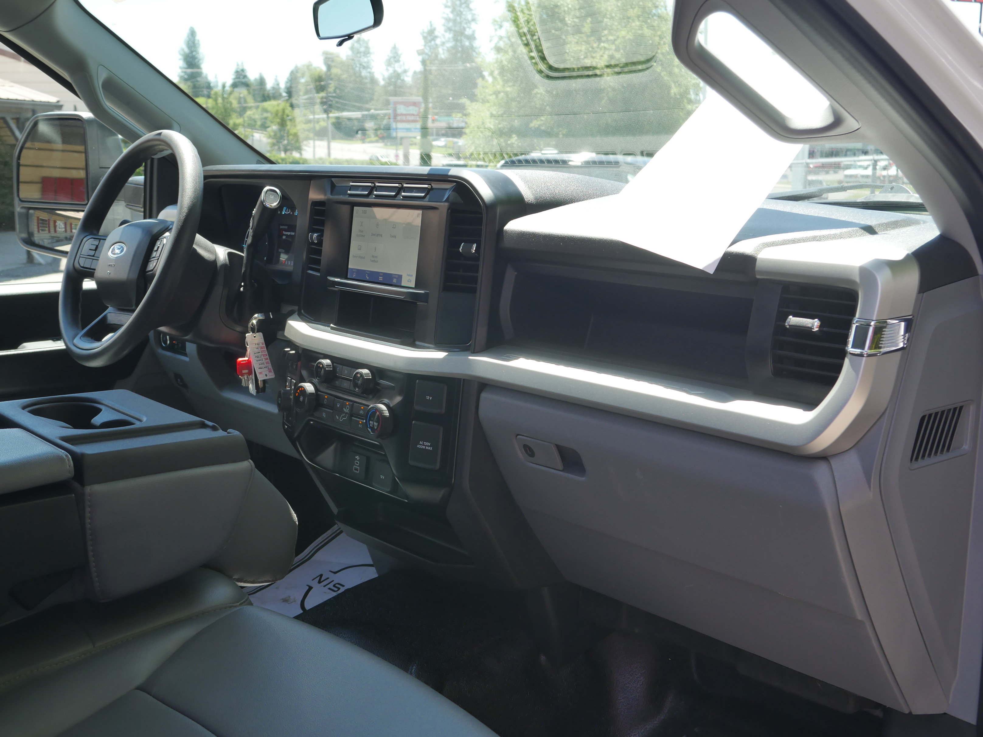 Certified 2024 Ford F550 4x4 Regular Cab Super Duty image 21