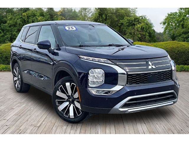 Used 2025 Mitsubishi Outlander SE FWD image 3
