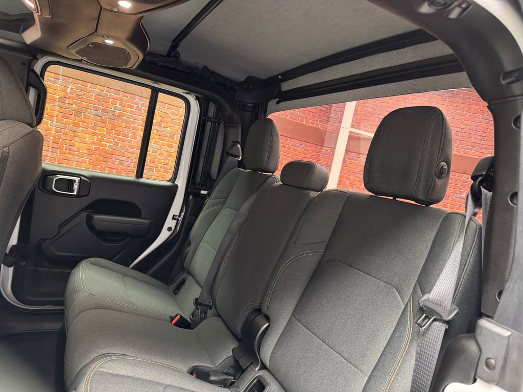 Used 2025 Jeep Gladiator Sport AWD/4WD image 27