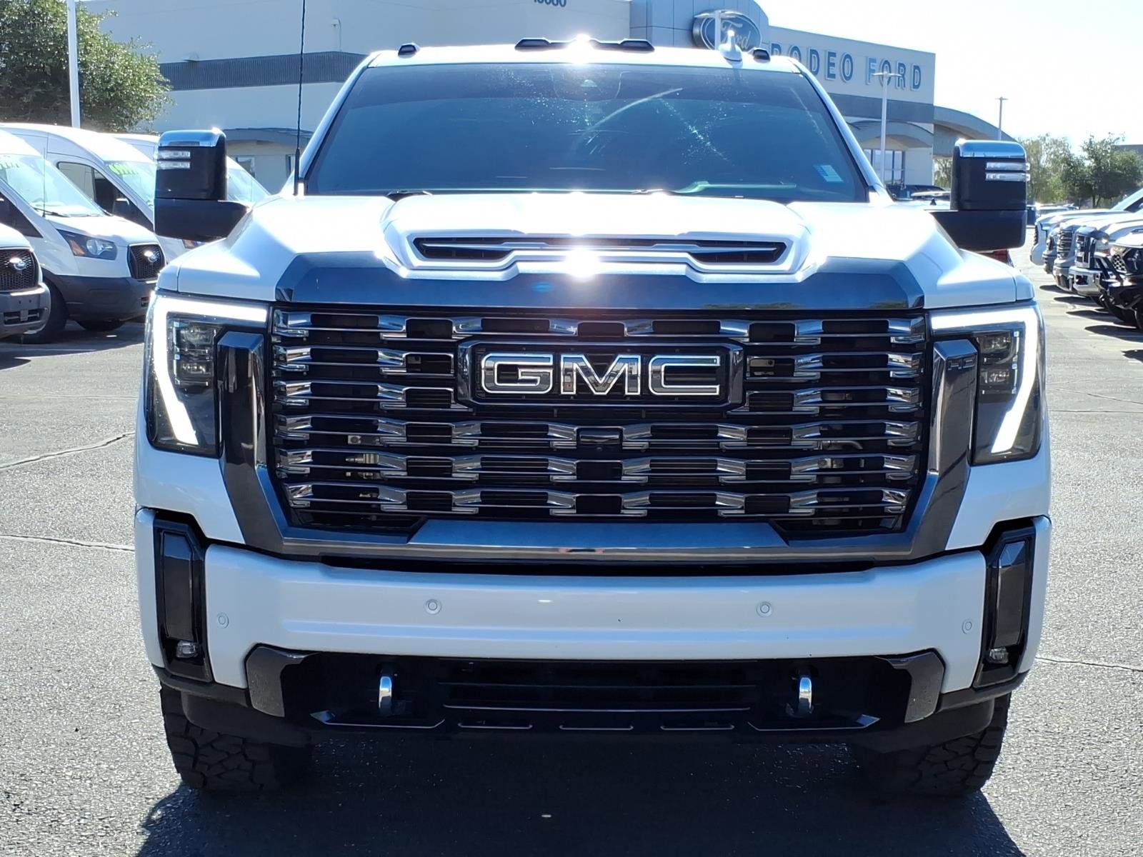 Used 2024 GMC Sierra 3500 Denali Ultimate AWD/4WD image 8
