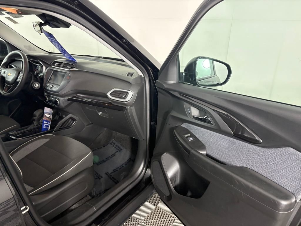 Used 2023 Chevrolet TrailBlazer LS image 31