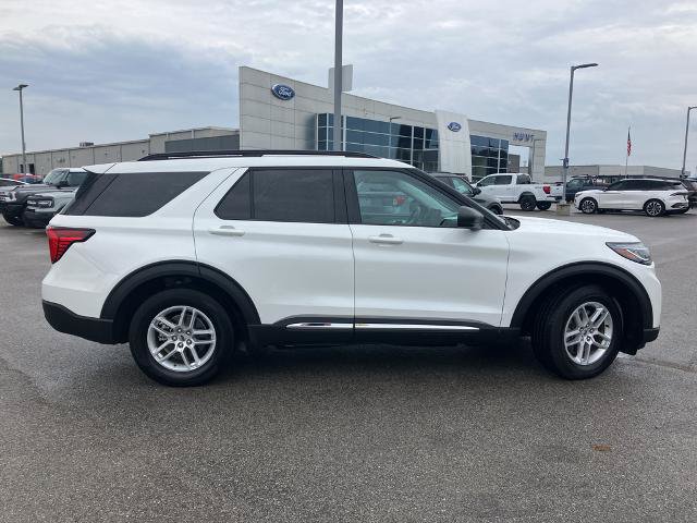 Certified 2025 Ford Explorer Active w/ Active Comfort Package RWD image 4