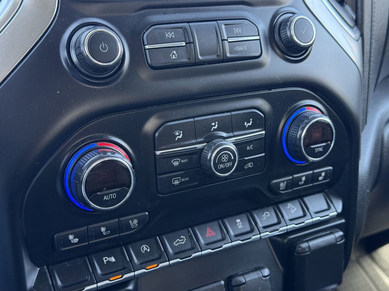 Used 2019 Chevrolet Silverado 1500 LTZ w/ LTZ Texas Edition image 19