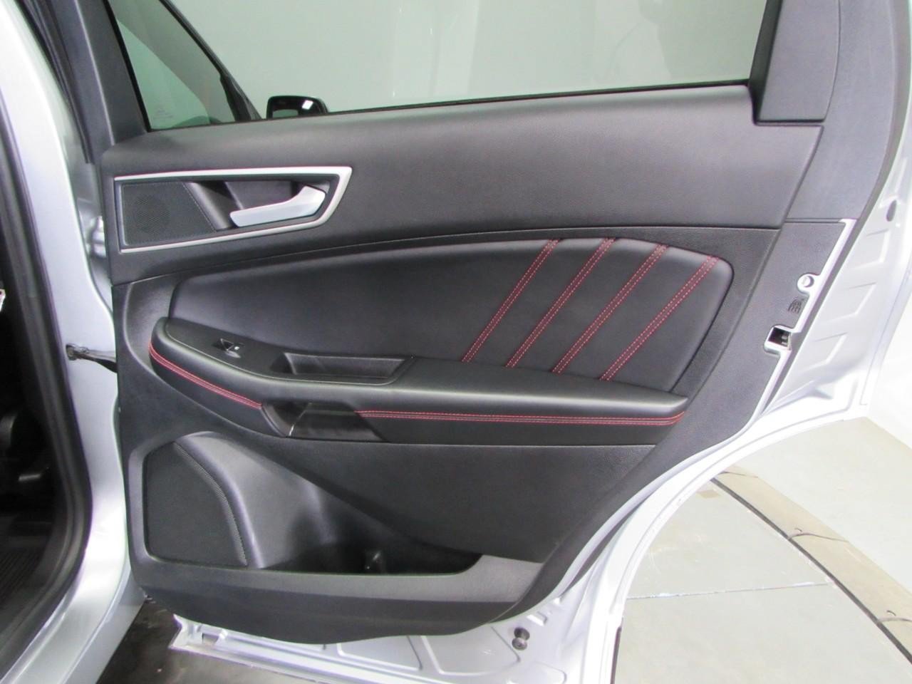Certified 2024 Ford Edge ST-Line AWD/4WD image 18