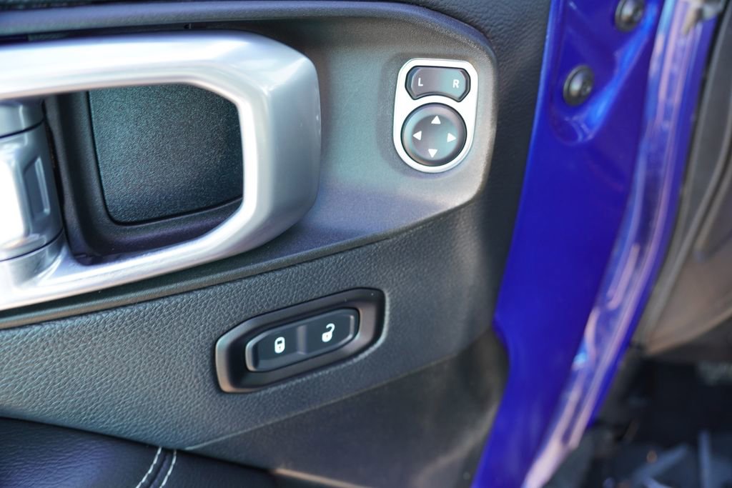 Used 2019 Jeep Wrangler Unlimited Sahara w/ Uconnect 4C Nav & Sound Group AWD/4WD image 21