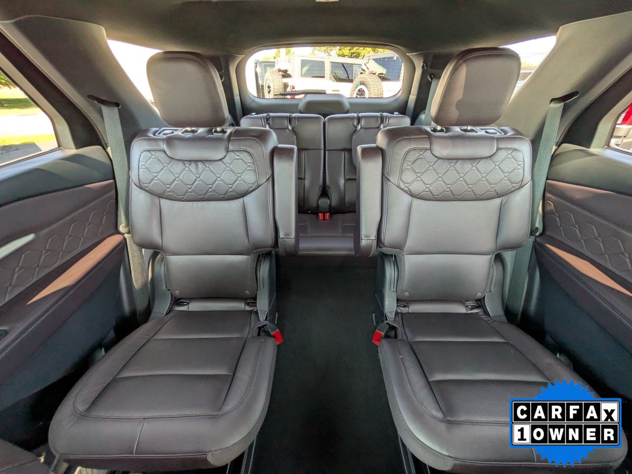 Certified 2025 Ford Explorer Platinum w/ Ultimate Package AWD/4WD image 16
