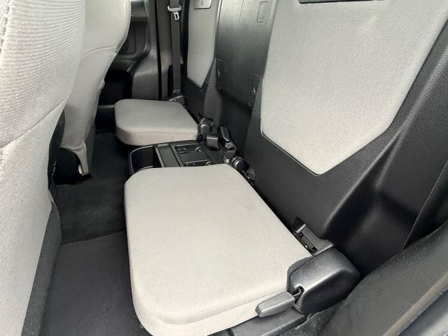 Used 2022 Toyota Tacoma SR5 RWD image 11