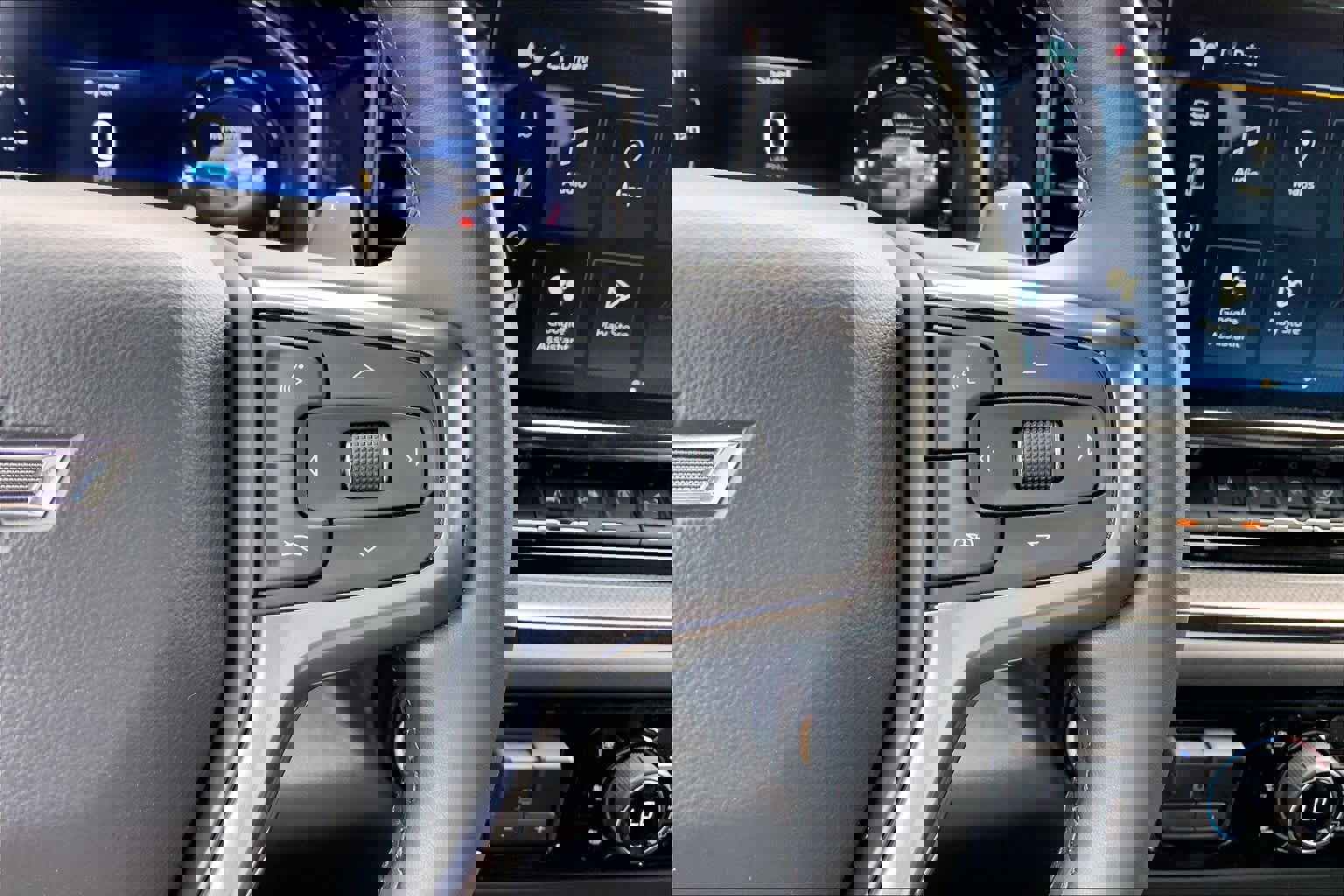 Used 2023 Chevrolet Silverado 1500 ZR2 w/ Technology Package image 24