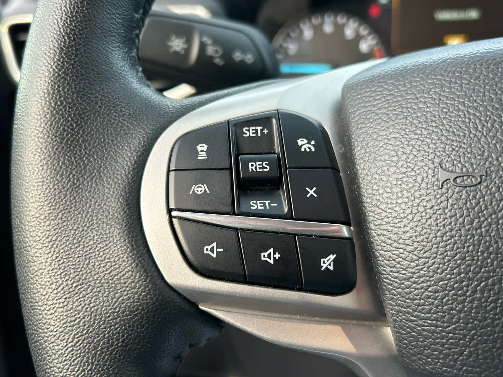 Certified 2024 Ford Explorer Limited image 33