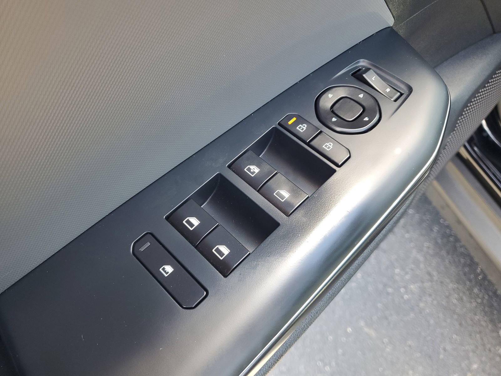 Used 2025 Kia K4 LX image 14