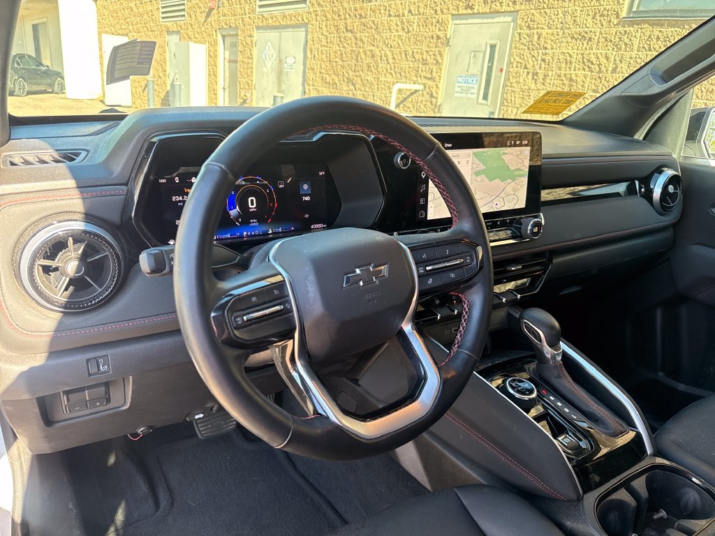 Used 2024 Chevrolet Colorado Z71 w/ Z71 Convenience Package 2 AWD/4WD image 13