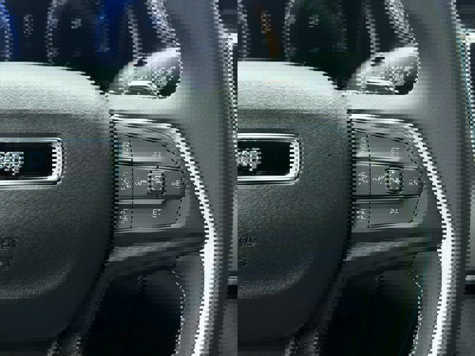 Used 2025 Jeep Grand Cherokee Laredo X image 27