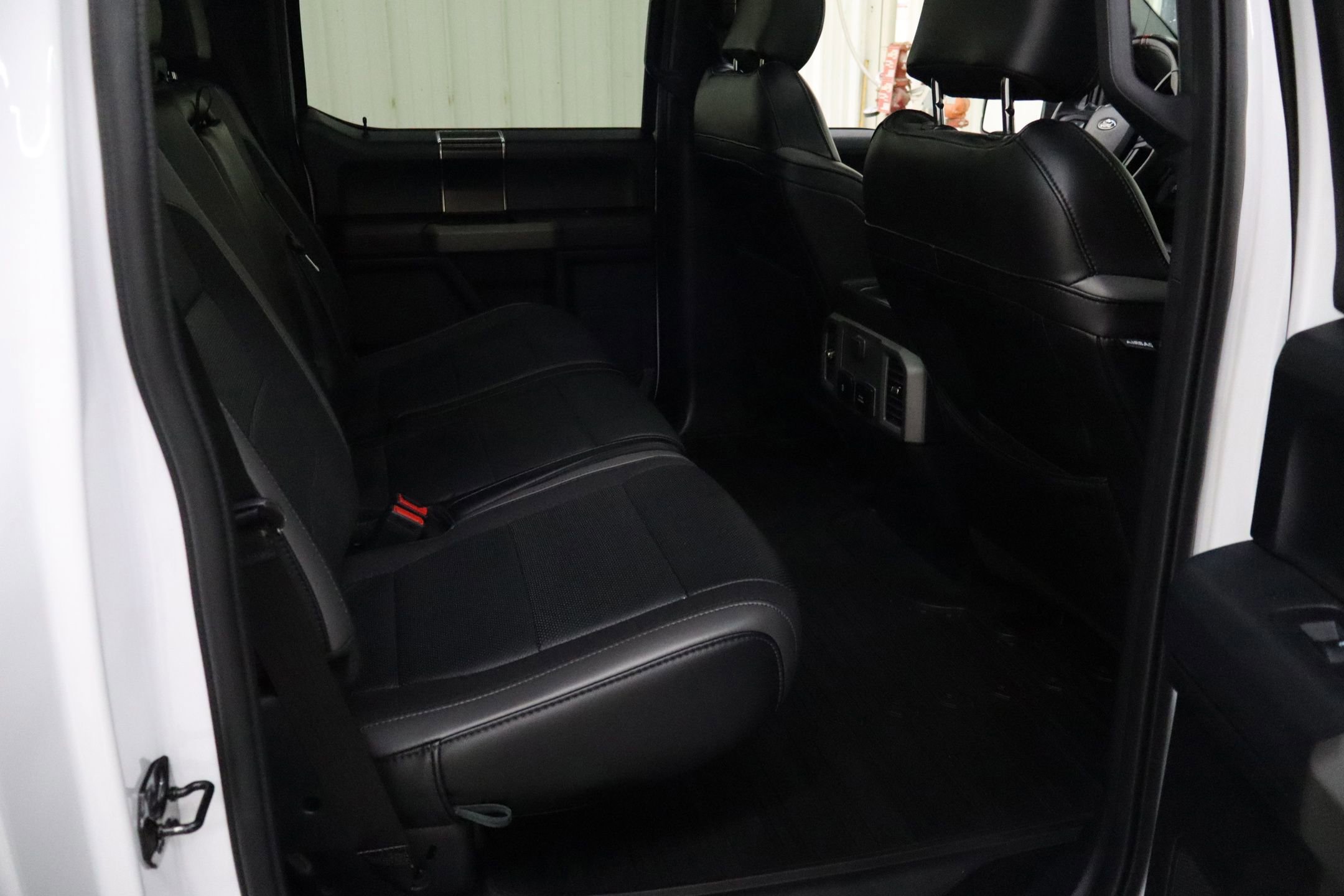 Certified 2020 Ford F150 Raptor w/ Equipment Group 801A Mid image 28