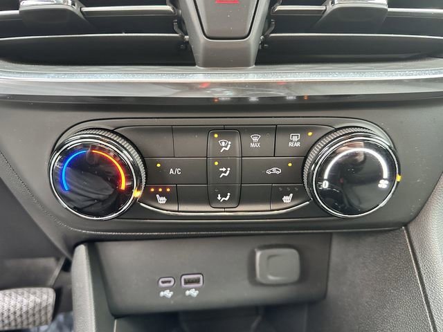 Used 2024 Buick Encore GX Preferred w/ Comfort Package FWD image 24