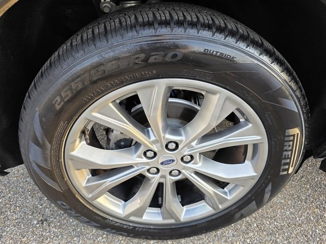 Certified 2022 Ford Explorer XLT w/ Equipment Group 202A image 10