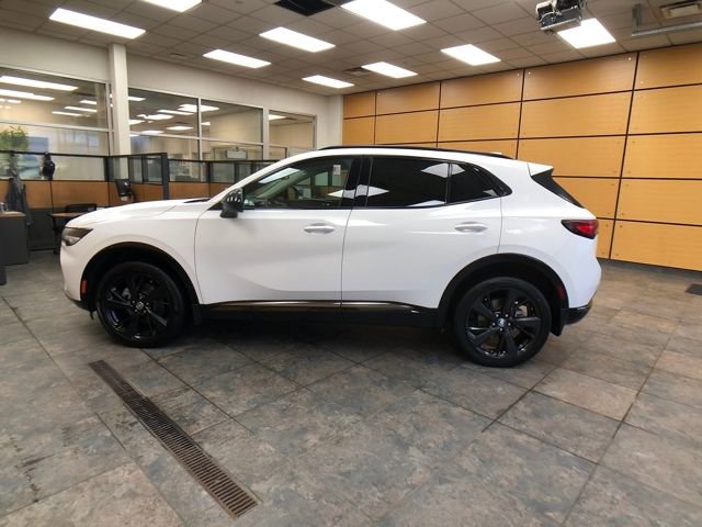 Used 2022 Buick Envision Essence w/ Sport Touring Package image 4