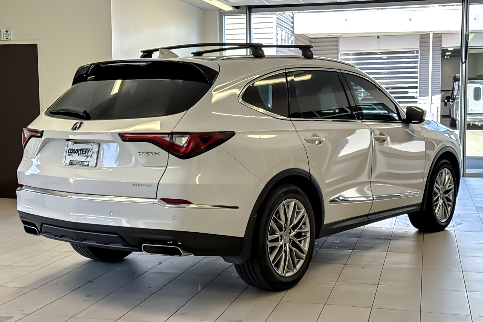 Used 2023 Acura MDX w/ Advance Package AWD/4WD image 4