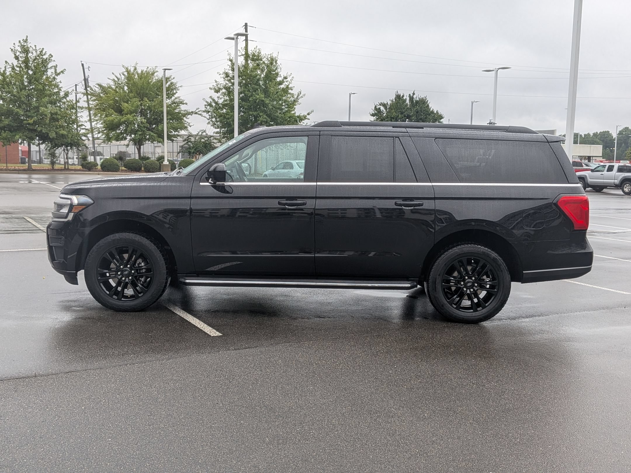 Certified 2023 Ford Expedition Max XLT RWD image 7