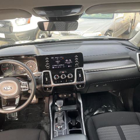 Used 2021 Kia Sorento LX image 16