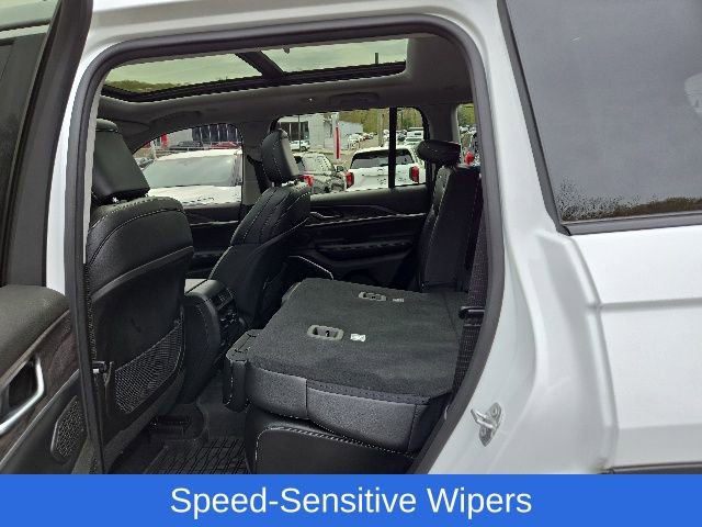 Used 2023 Jeep Grand Cherokee 4WD 4xe image 33