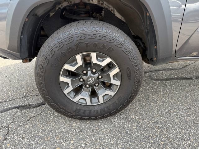 Used 2021 Toyota Tacoma TRD Off-Road AWD/4WD image 20