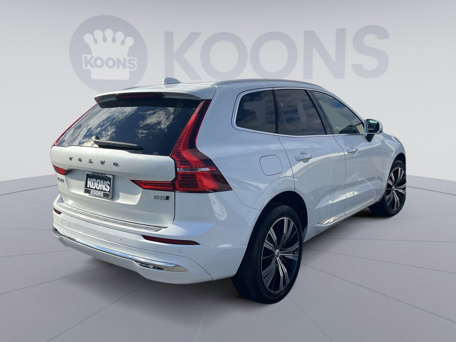Used 2022 Volvo XC60 B5 Inscription w/ Climate Package image 7